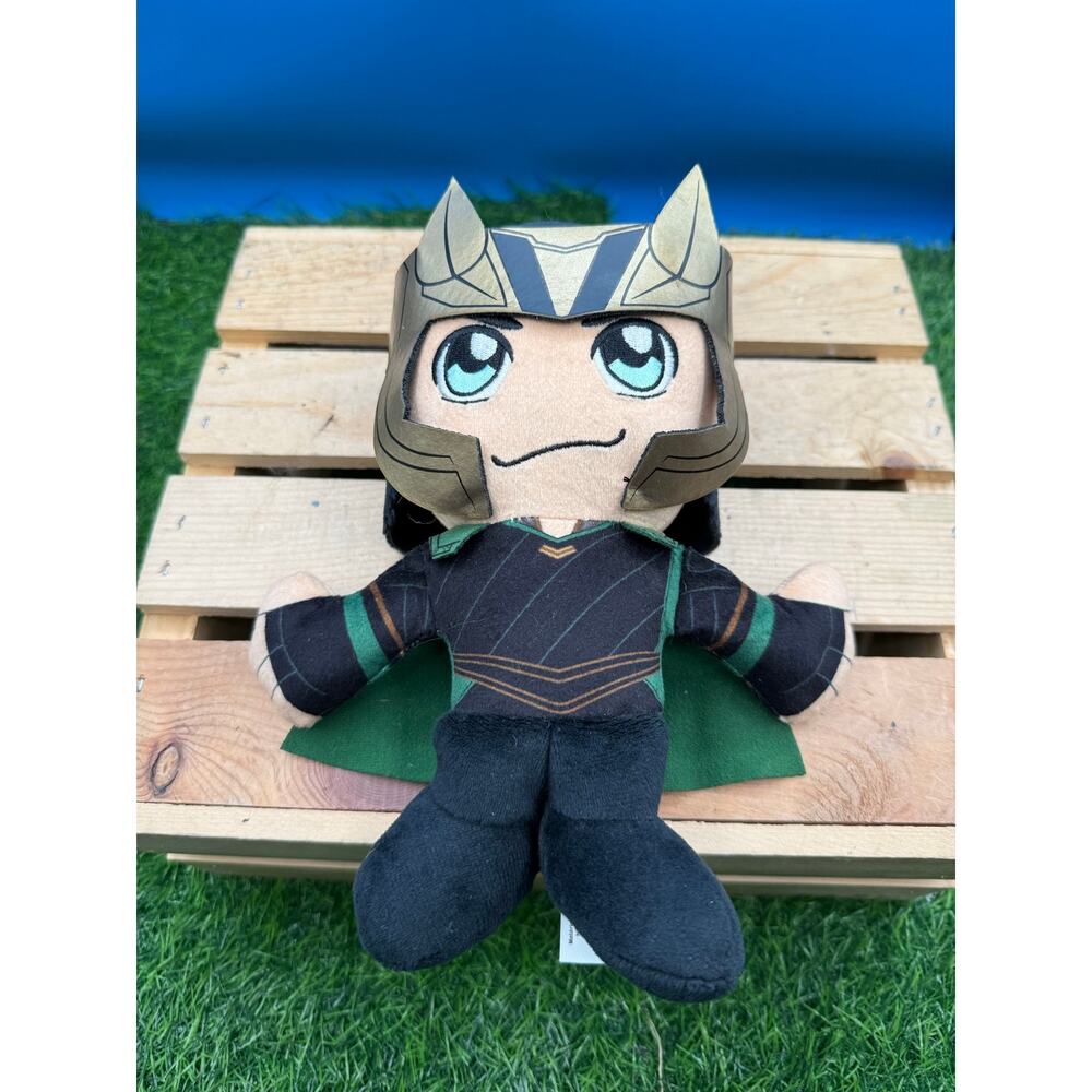 Bleacher Creatures Marvel Loki 8" Kuricha Sitting Plush - Great Cond